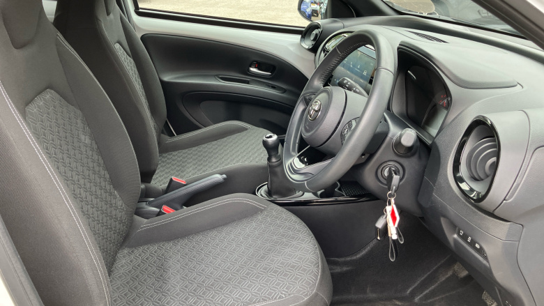 Toyota Aygo X 1.0 VVT-i Edge 5dr Petrol Hatchback